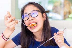 eating with orthodontic appliances